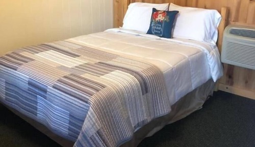 Standard Room, 1 Queen Bed
