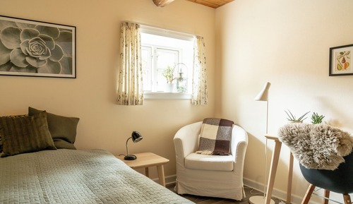 Classic-Single Room (Ground Floor) Shared Bathrooms (Ground Floor)