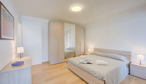 Family Apartment, 1 Bedroom, Lakeside (Red House Terrace Private Beach)