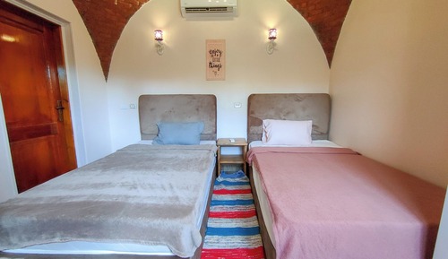Economy Room