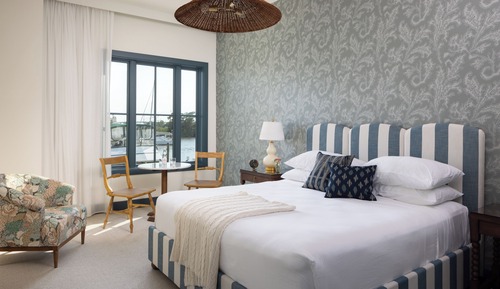 Deluxe Single Room, 1 King Bed, River View