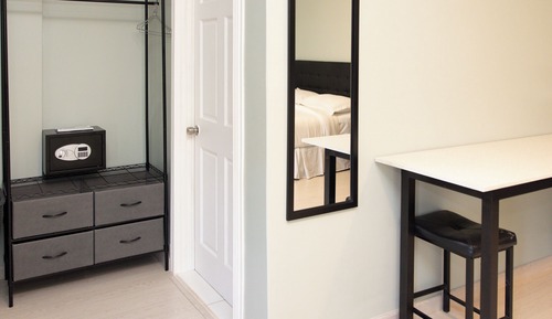 Apt 17 Studio Double Beds, (window, Floor 3)