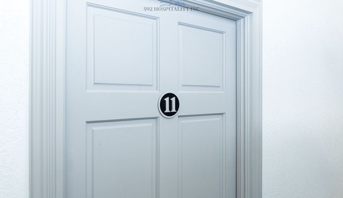 Apt 11 2 Bedroom Executive Apartment