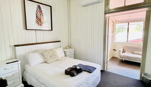 Deluxe Room, 1 Double Bed, Non Smoking, Shared Bathroom