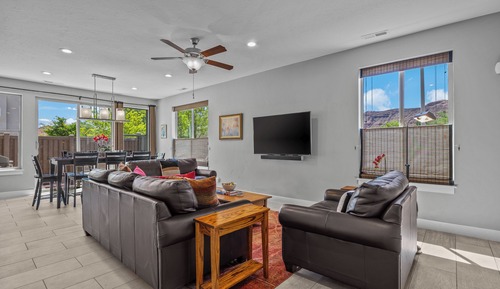 Luxury House, 3 Bedrooms, Patio, Mountain View