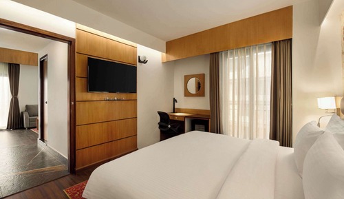 Room (Suit)