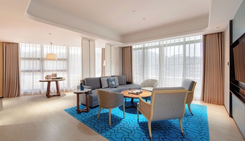 Family Suite, 1 King Bed, Non Smoking (South Building)
