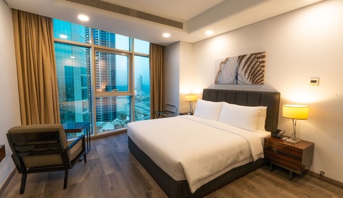 Two Bedroom King Twin City View