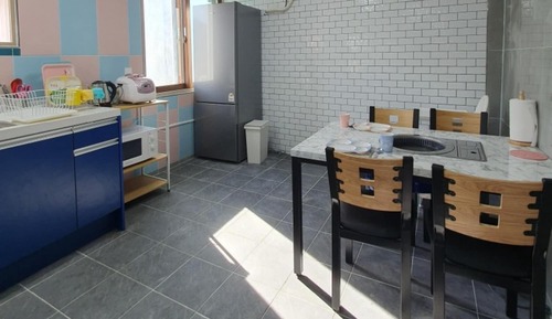 Room (b-101 (kids pool))