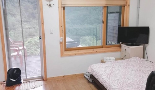 Room (A-203)