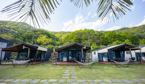 Room (Glamping 8 (center))