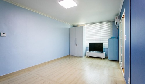 Room (Group 1 Room)