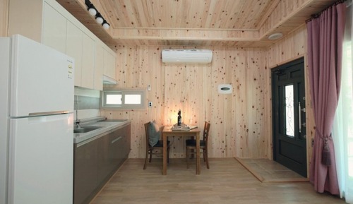 Room (6 buildings)