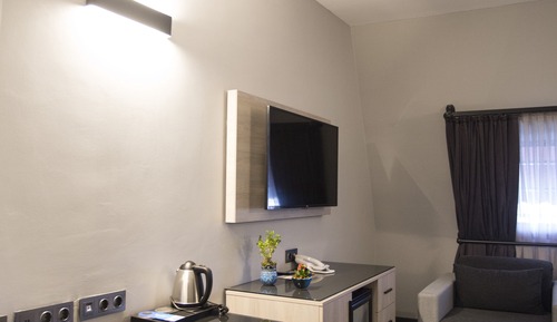 Room, 1 Queen Bed, Non Smoking (Roll-In Shower)