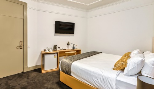 Deluxe Quadruple Room, 2 Queen Beds, Non Smoking, Balcony