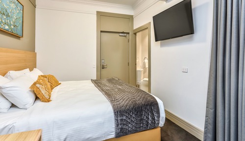 Deluxe Double Room, 1 King Bed, Non Smoking, Balcony
