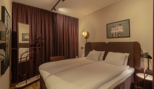 Standard Room, 1 Queen Bed, No Windows