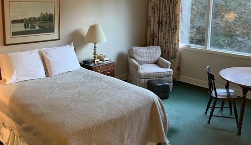 Standard Room, 1 Queen Bed