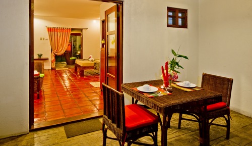 Suite, 1 Queen Bed, Garden Area