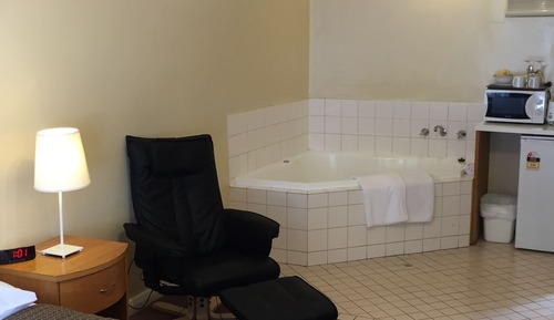 Double Room, Jetted Tub
