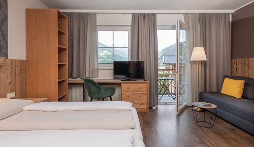 Studio, 1 Bedroom, Balcony