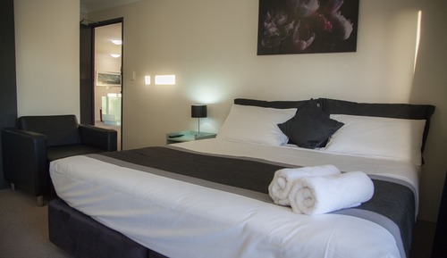 Standard Room, 1 King Bed