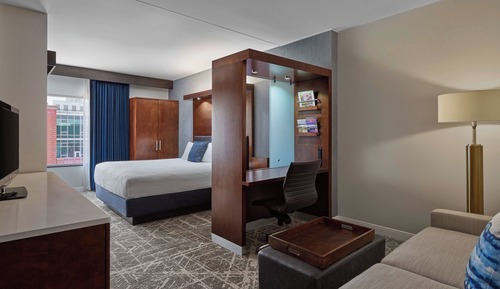 Executive Suite, 1 King Bed with Sofa bed, City View