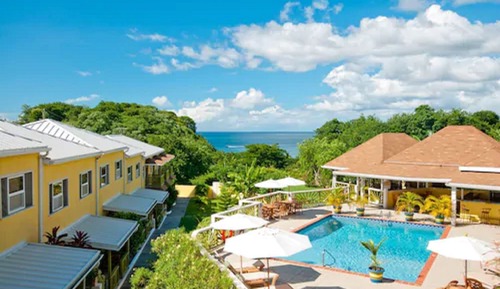 Deluxe Suite, Pool View