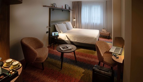 Privilege, Room, 1 Queen Bed