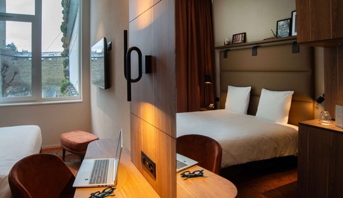 Standard Room, 1 Queen Bed