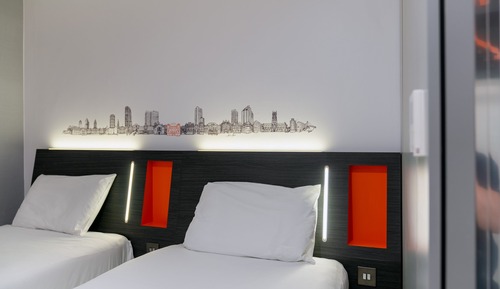 Twin Room with Window