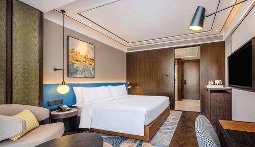 Deluxe Room, 1 King Bed