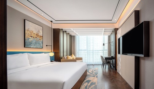 Deluxe Room, 1 King Bed with Sofa bed