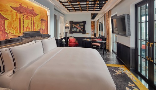 Suite, Terrace (Opera)