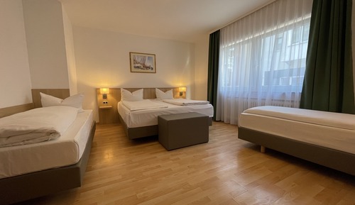 Family Studio Suite, 2 Bedrooms, Non Smoking, Courtyard View