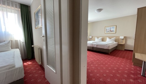 Deluxe Triple Room, 1 Bedroom, Private Bathroom