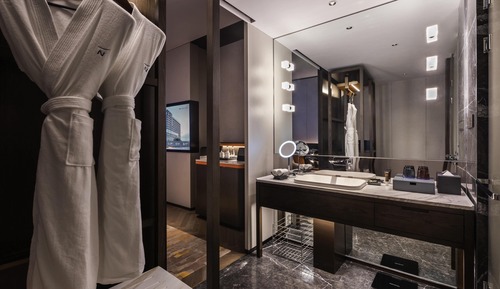 Room, 1 King Bed (Privilege)
