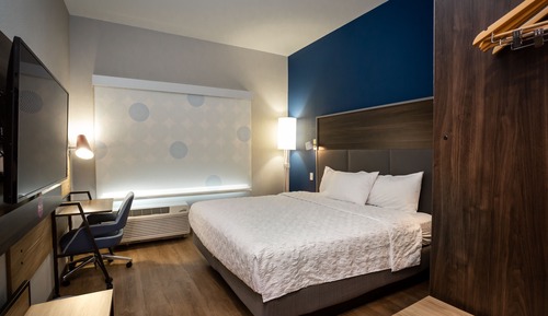 Room, 1 King Bed, Accessible (Hearing)