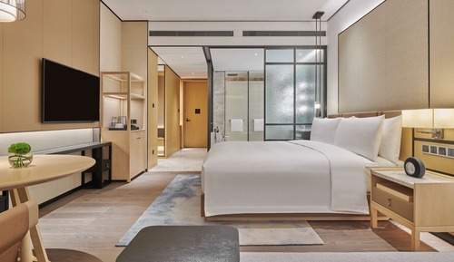 Executive Room, 1 King Bed, Garden View