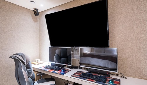 Room (Premium with Couple PC (70-inch Smart)