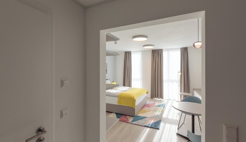 Studio Suite, 1 Queen Bed (Up to 3 Guests)