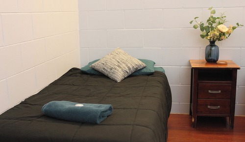 Single rooms with Shared Bathroom