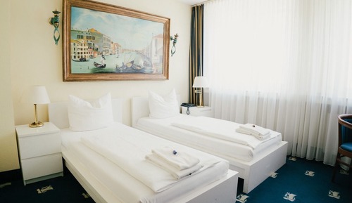 Classic Twin Room