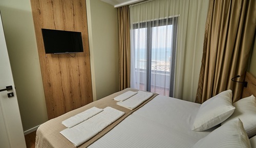 Executive Suite, Sea View