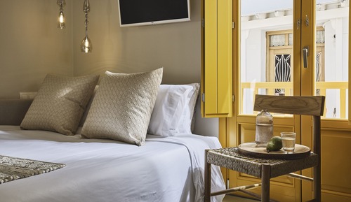 Luxury Studio Suite (Iris)