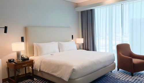 Junior Suite, 1 King Bed (Premium)