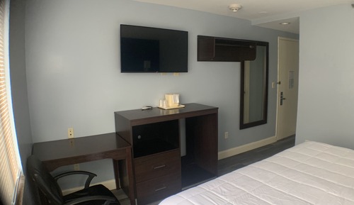 Standard Single Room, 1 King Bed, Smoking