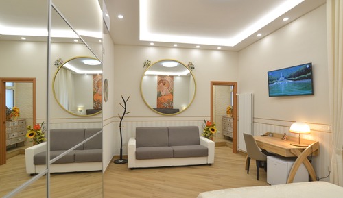 Deluxe Suite