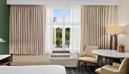 Deluxe Room, 1 King Bed
