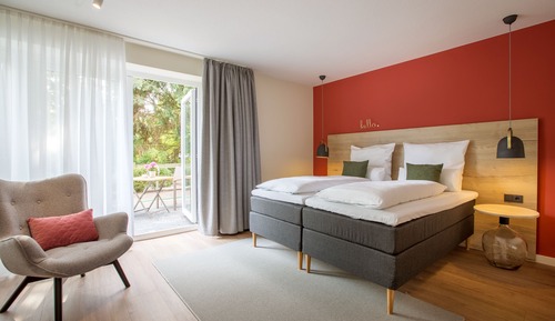Große Lage: Double Room with terrace, 50 metres behind the main building, quiet area 
